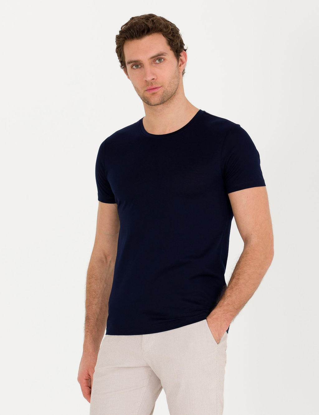 Темно-синяя облегающая базовая футболка