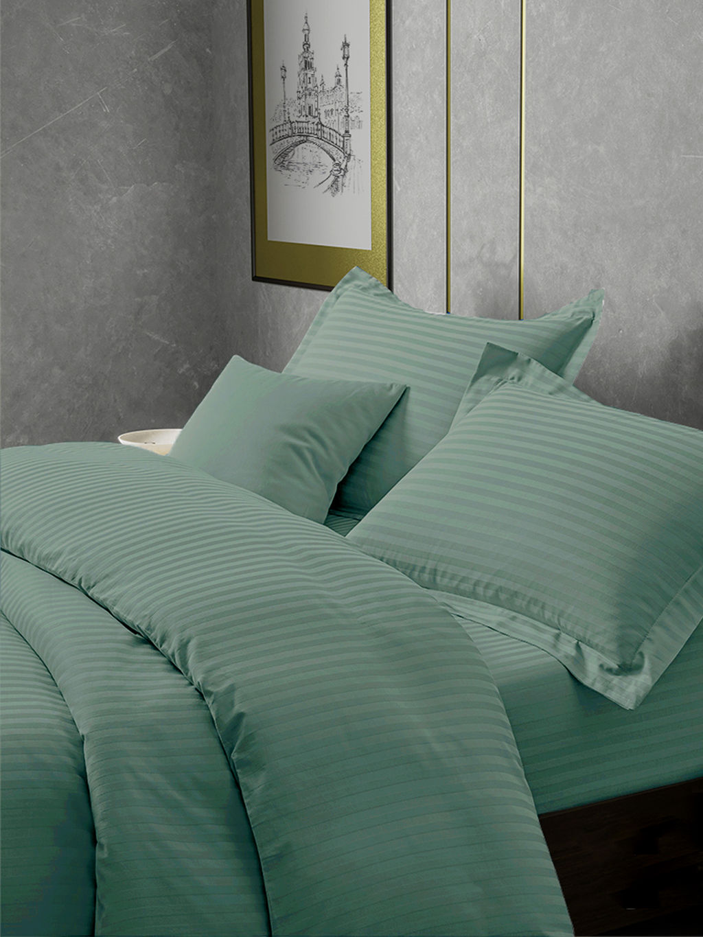 Постельное белье сатин страйп с простыней на резинке в подарочной упаковке - Аквамарин Евро с прост.на резинке 180*200*25 (нав.70х70)