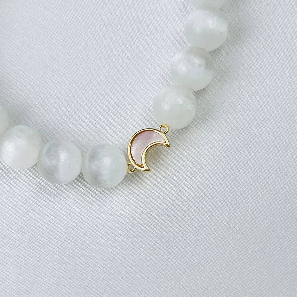 Браслет из Селенита со вставкой месяц