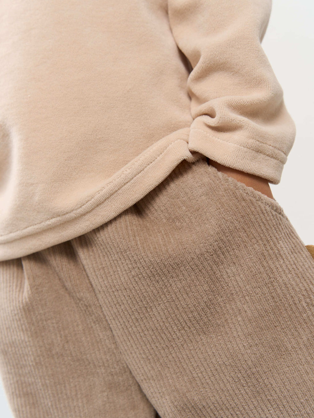 Брюки из трикотажного вельвета Латте 0+ - Bungly фото 3