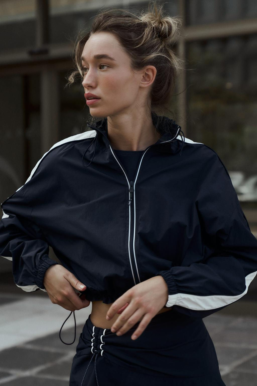 CROPPED JACKET WITH SIDE STRIPES - Zara фото 2