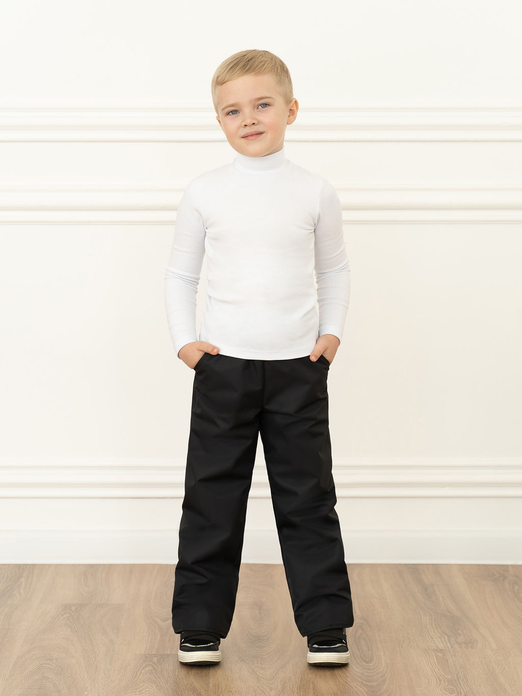 Брюки на поясе демисезонные черные