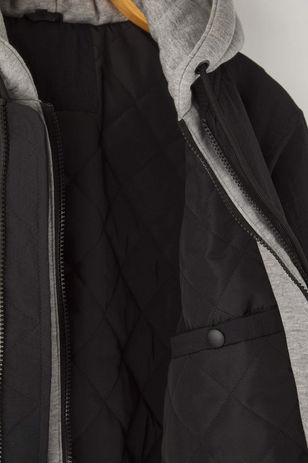 Siyah Regular Fit Orme Kapusonlu Unisex K?sl?k Mont TMNAW26MO00015 - Trendyolmilla фото 10