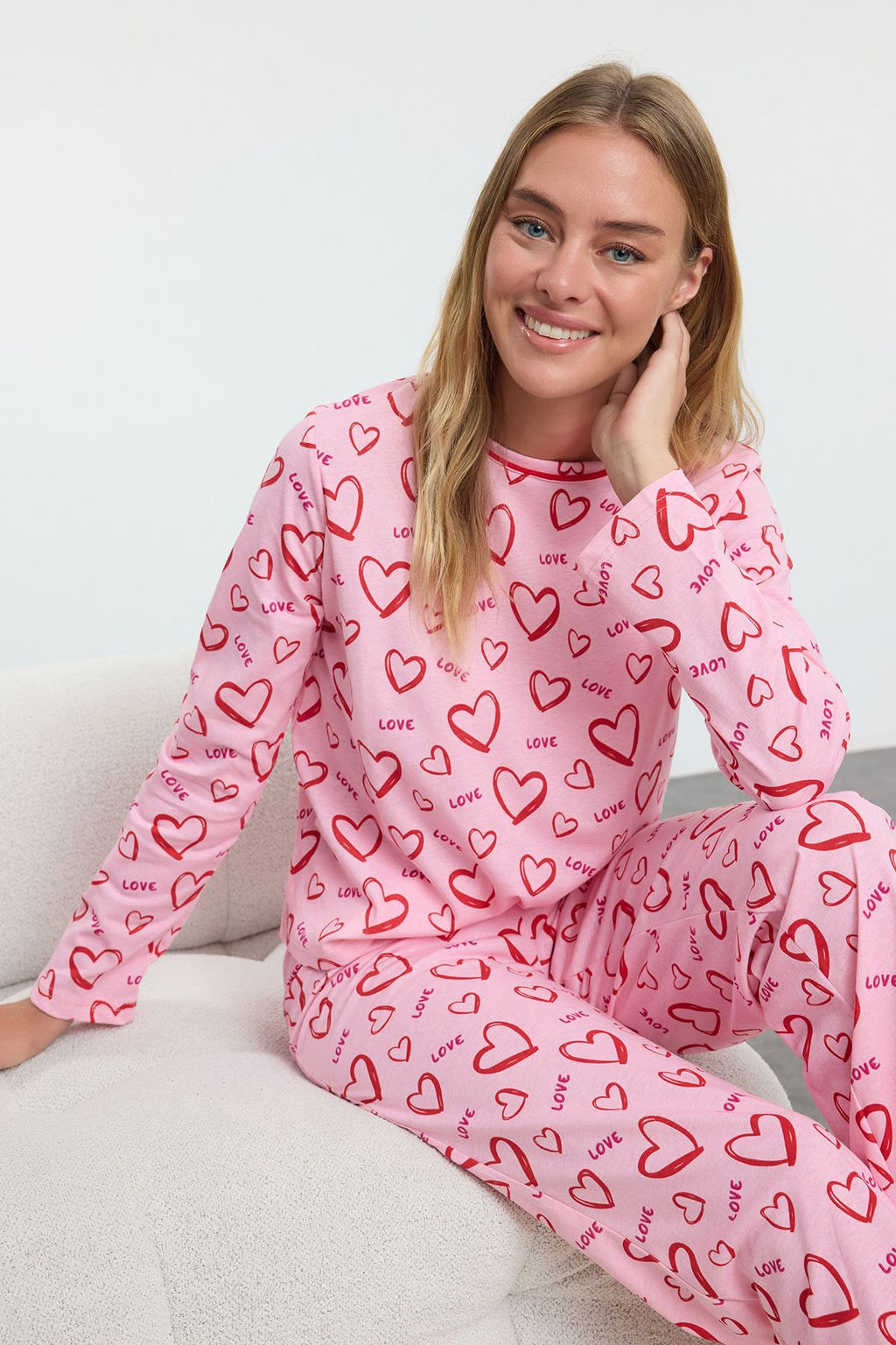 Trendyolmilla Pembe-Cok Renkli %100 Pamuklu Kalpli Biye Detayl? Orme Pijama Tak?m? THMAW25PT00191