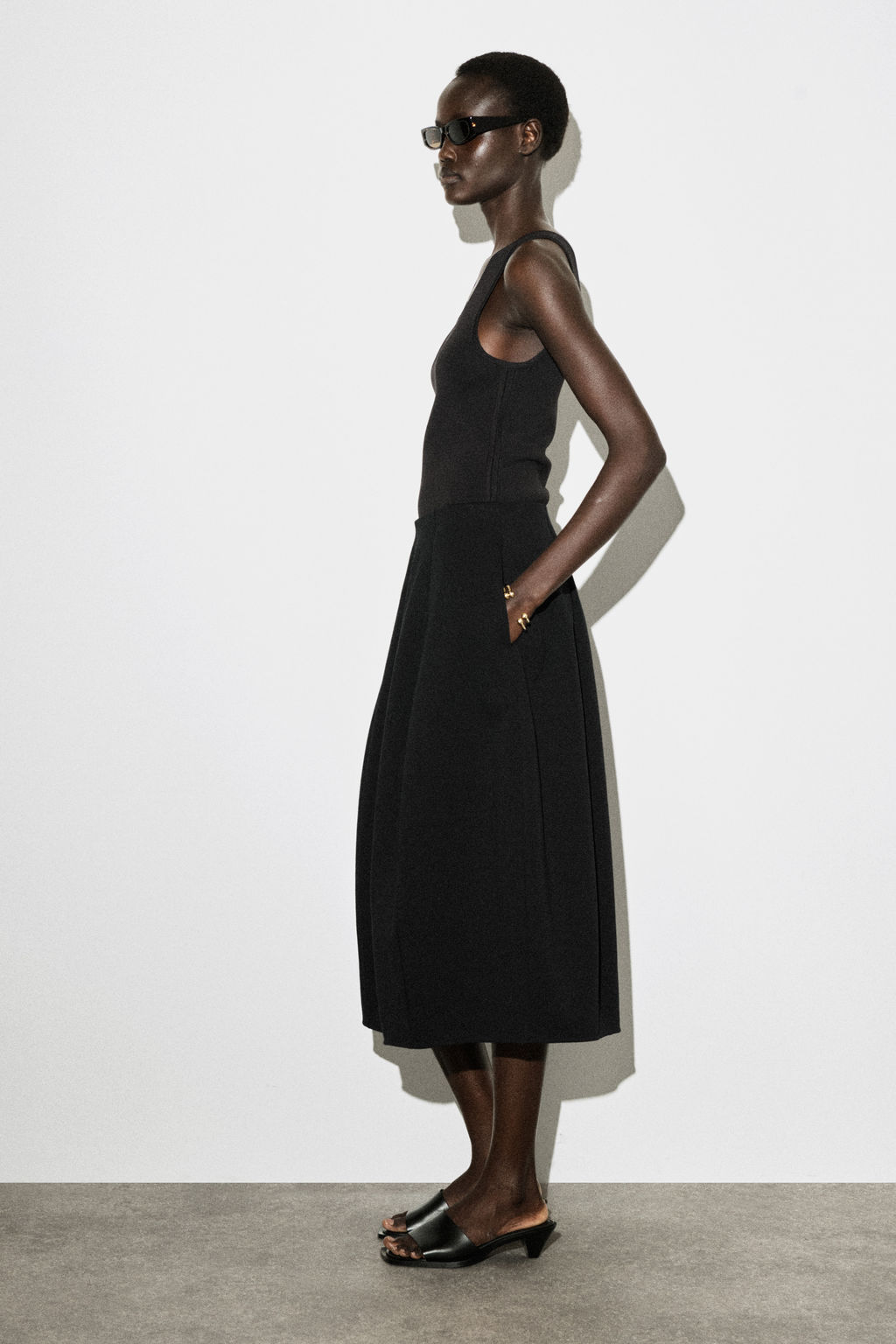 FALDA MIDI ESCULPIDA DE ALGOD?N - H&m фото 3