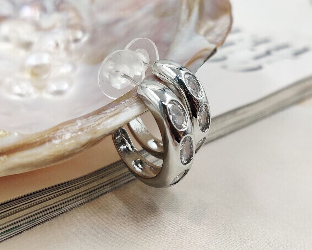 Серьги стильные