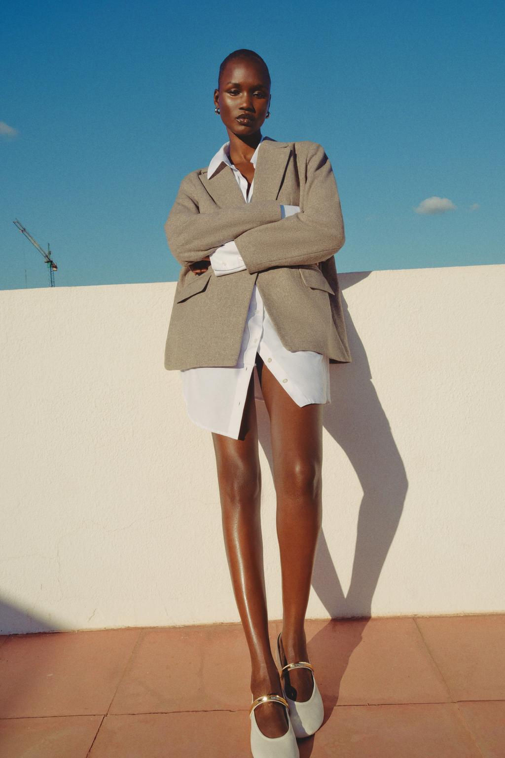 STRAIGHT FIT HERRINGBONE BLAZER WITH SHOULDER PADS