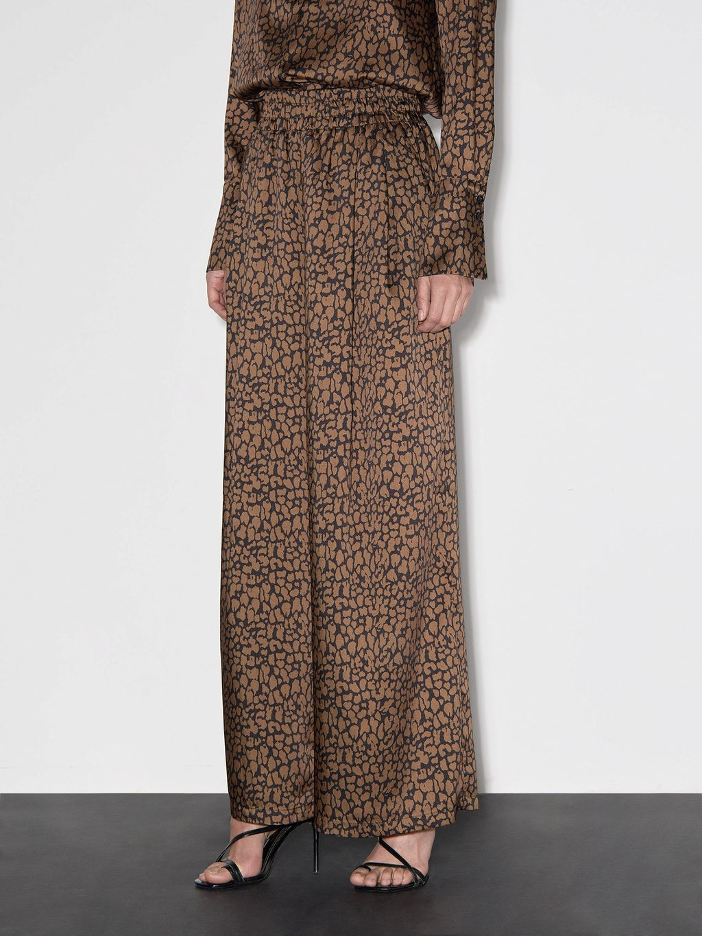 ЛУЧШАЯ ЦЕНА - Брюки на резинке D335/lynx - Emka фото 4