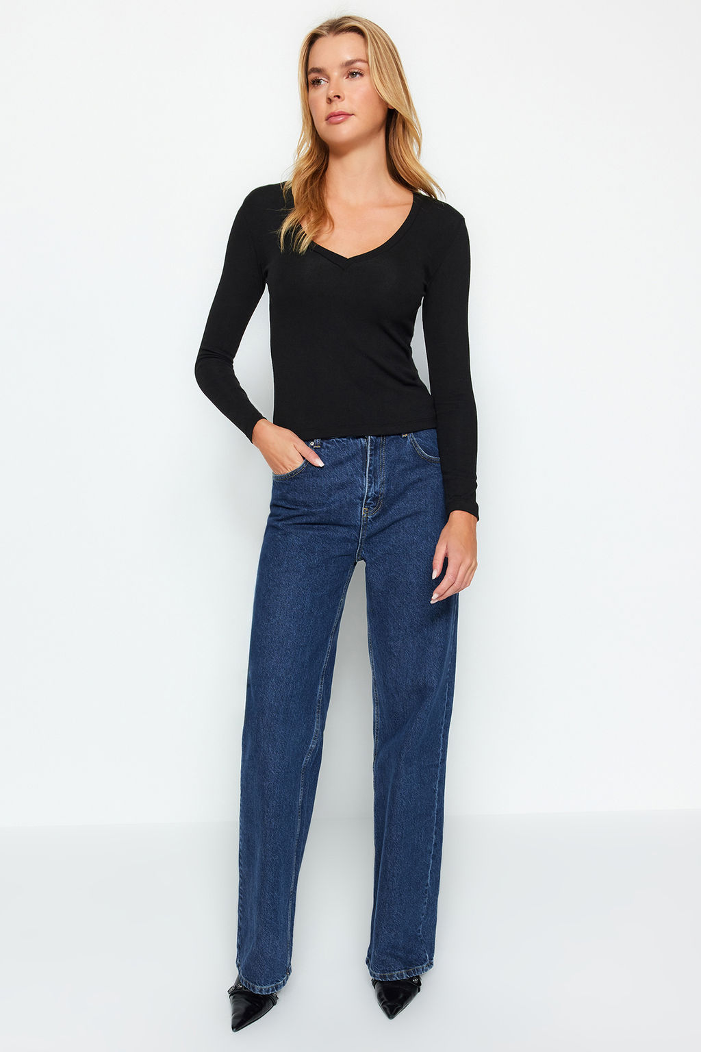 Siyah Premium Yumusak Kumasl? V Yaka Fitted/Vucuda Oturan Esnek Orme Bluz TWOAW24BZ00050