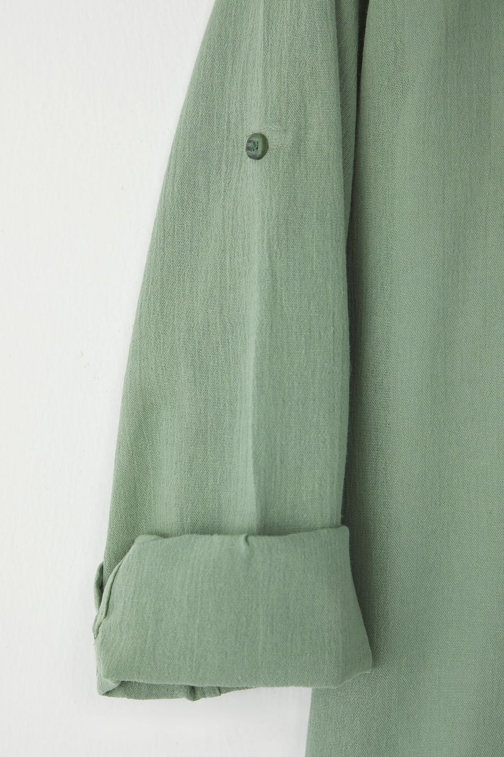 TRENDYOL MAN Haki Regular Fit Apoletli Burusuk Efektli Keten Gorunumlu Gomlek TMNSS23GO00061 - Trendyolmilla фото 7