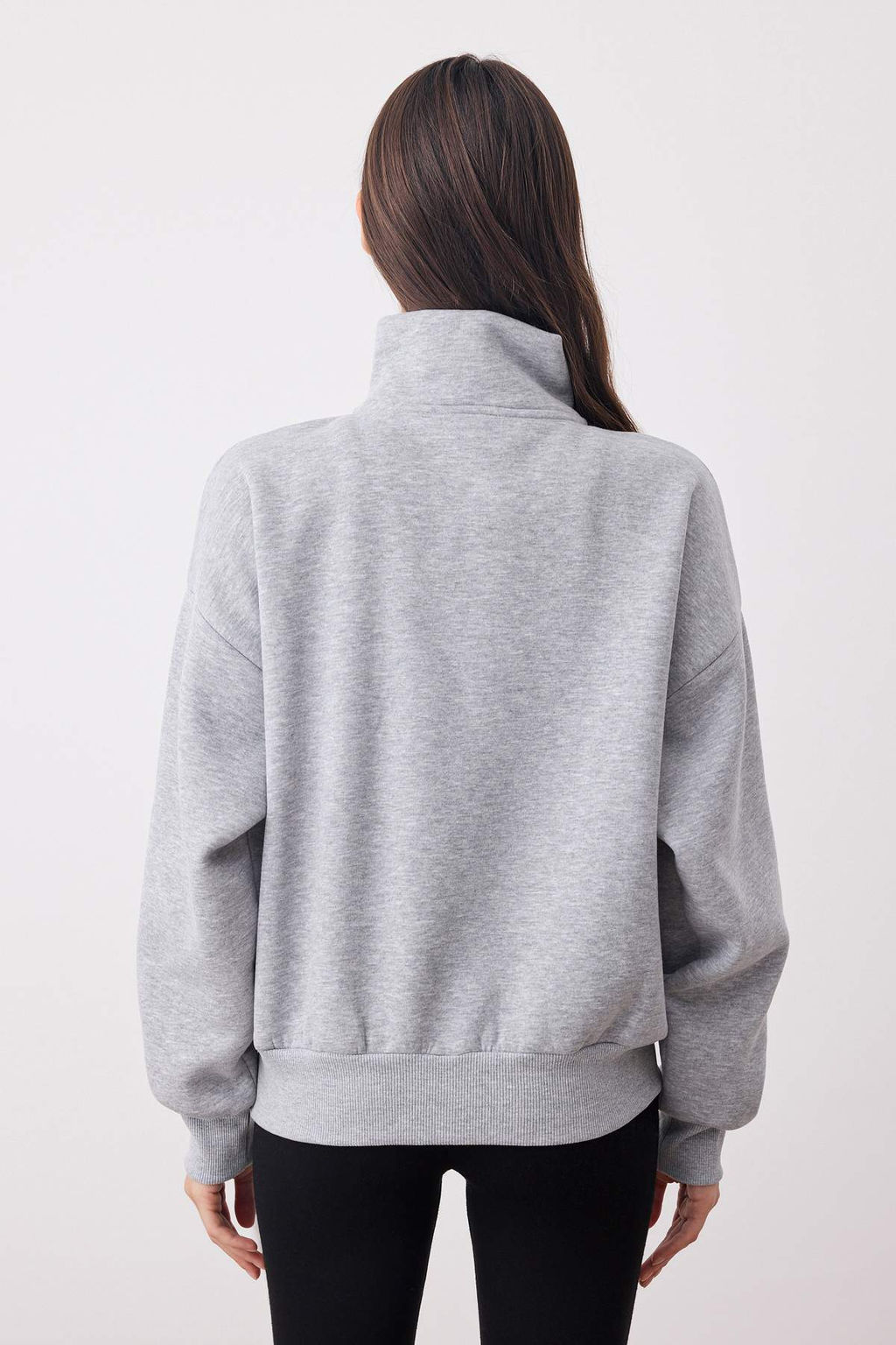 Gri Melanj Oversize/Genis Kal?p Fermuarl? Dik Yaka Kal?n Orme Sweatshirt TWOAW26SW00070