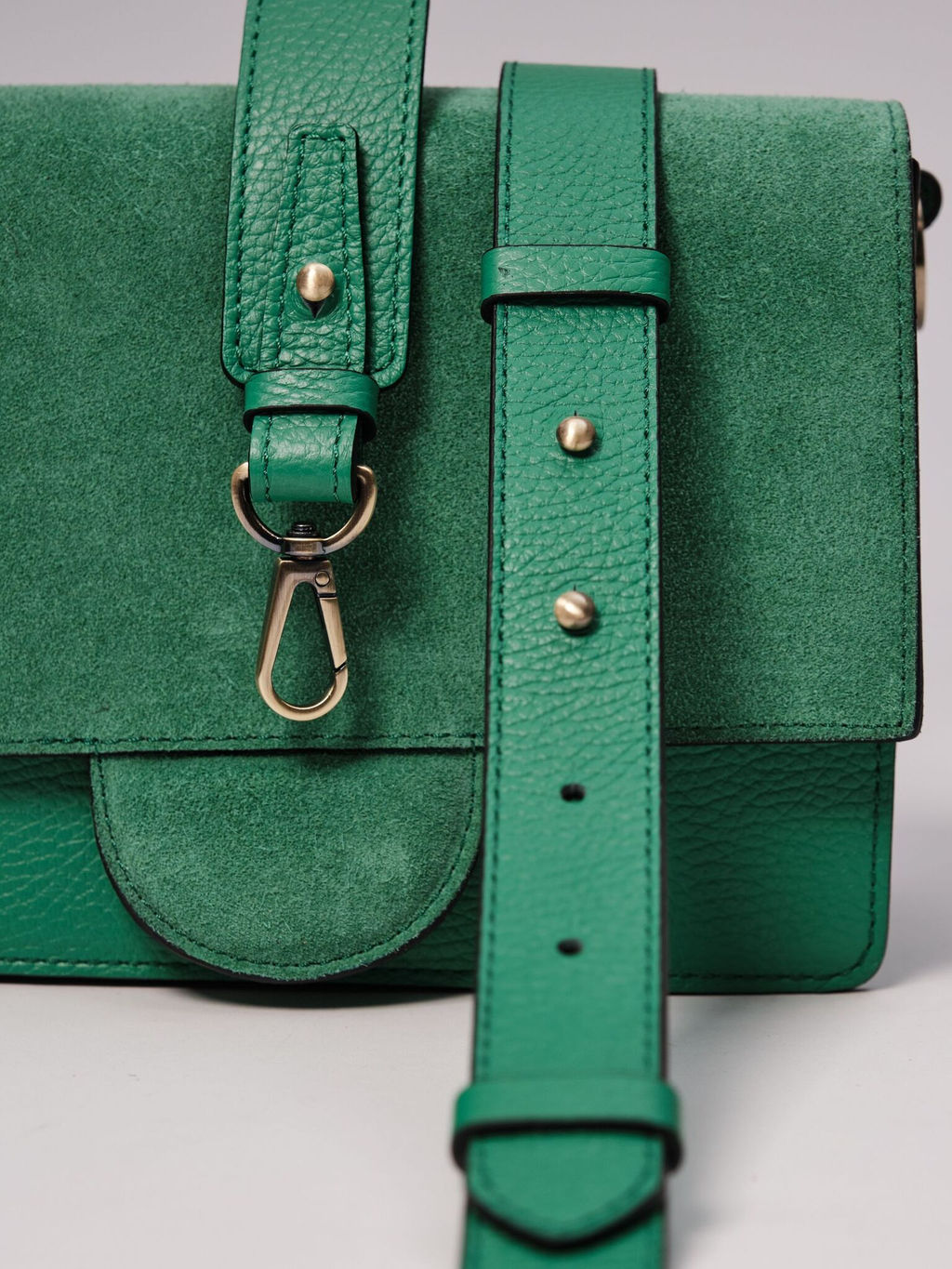 Сумка через плечо Deboro 30574 зеленая весна