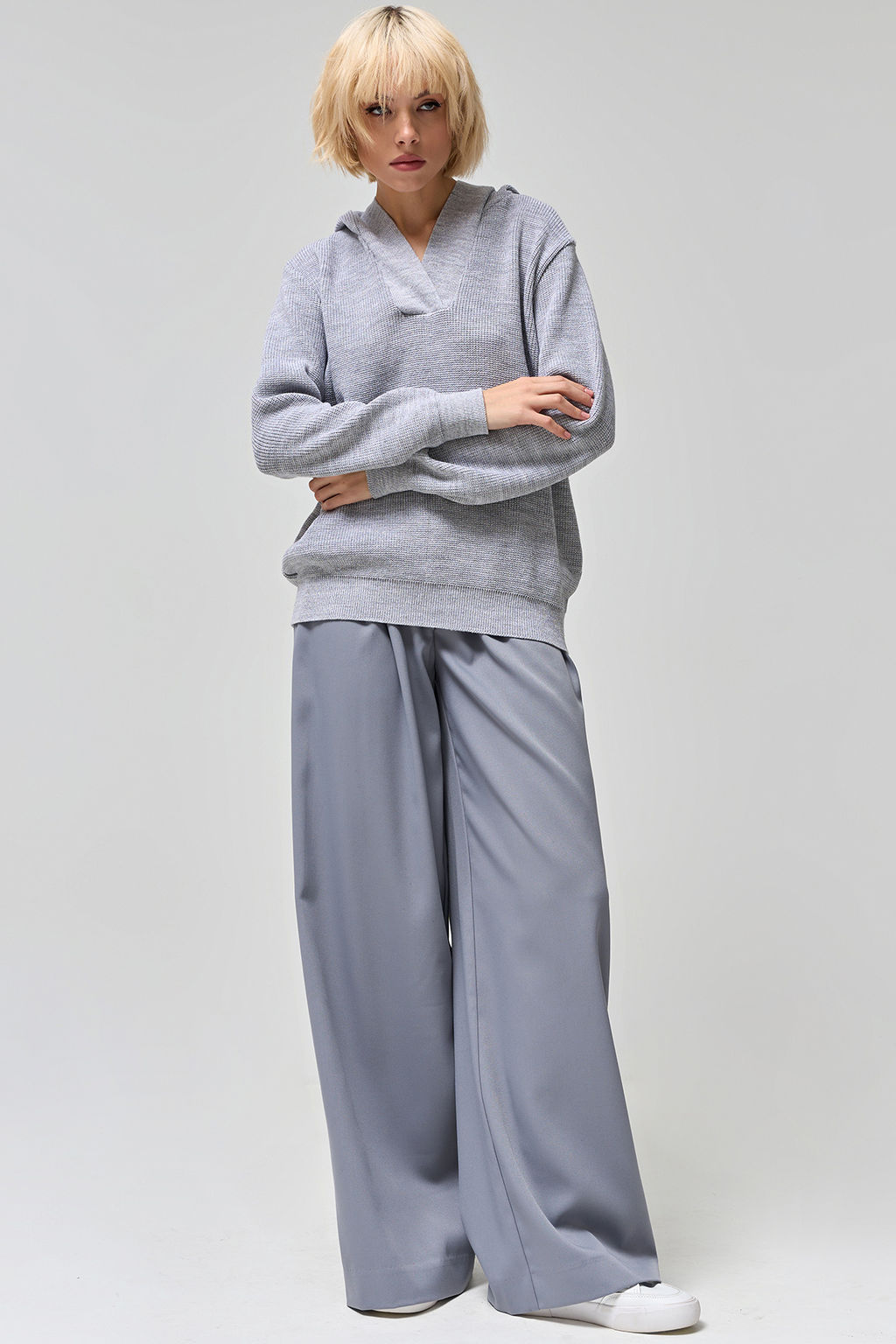 Джемпер хлопковый с капюшоном меланж светло-серый