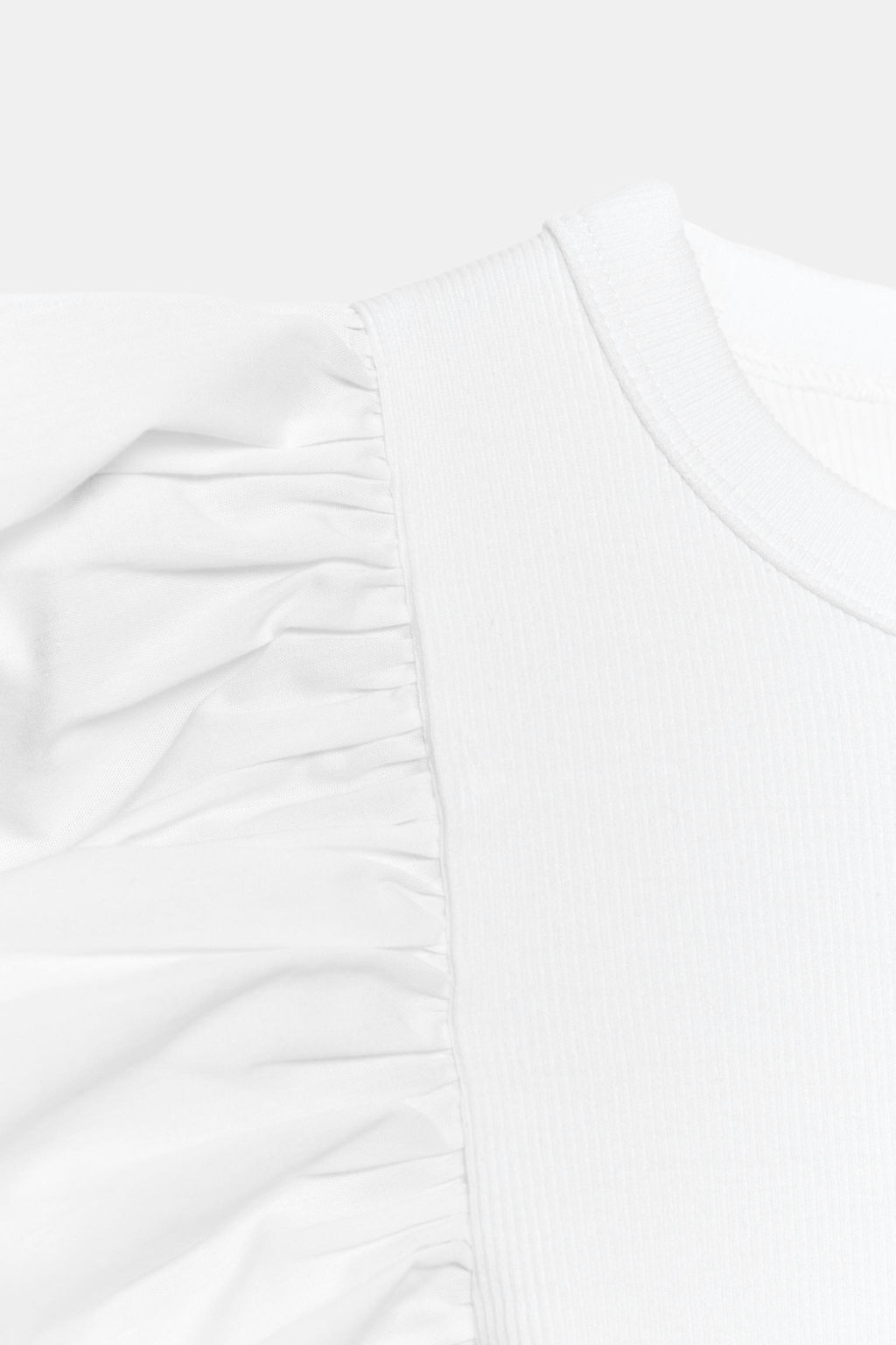 CAMISETA COMBINADA RIB VOLANTES / Blanco