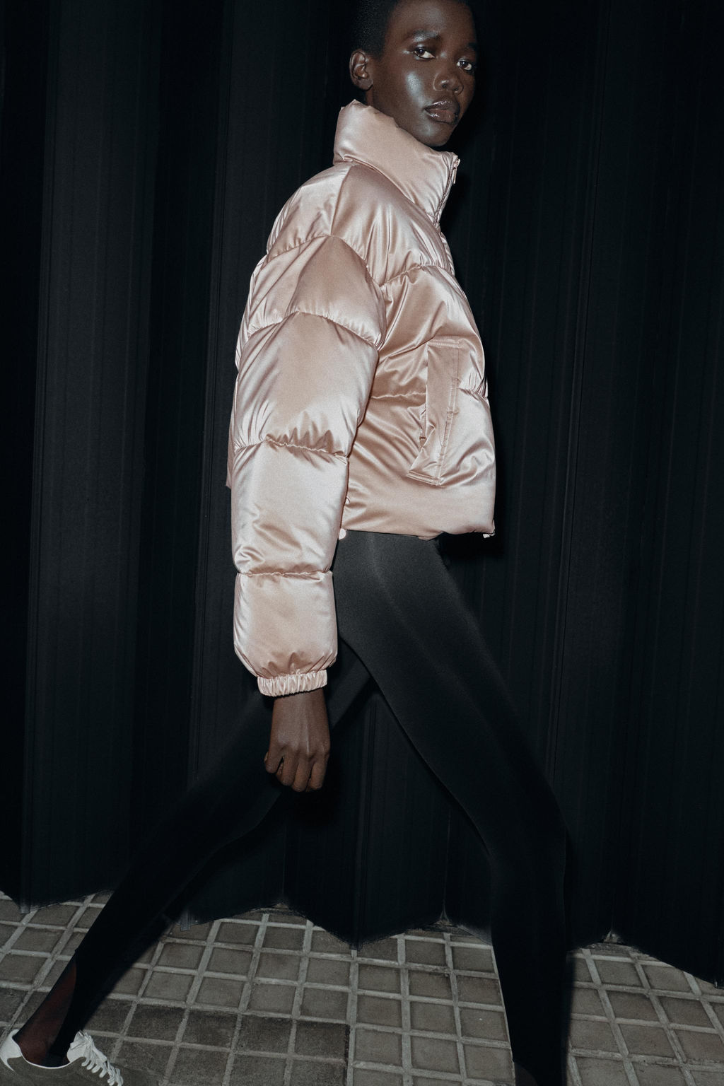 SHINY-EFFECT WATER-REPELLENT WINDPROOF ANORAK - Zara фото 3