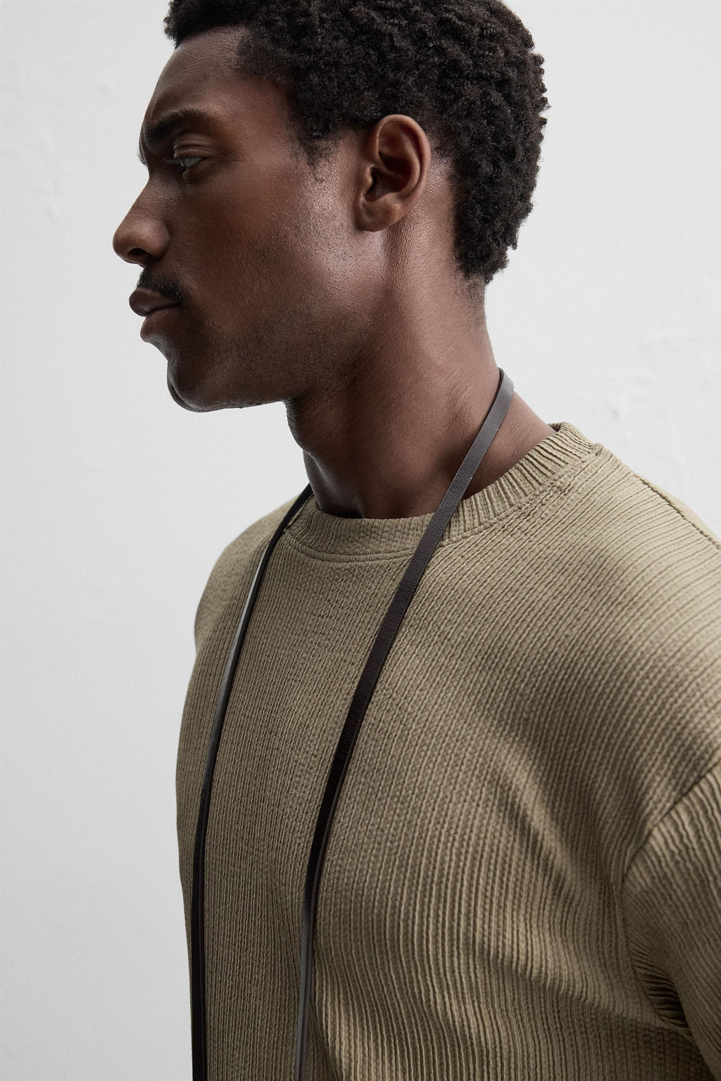 IRREGULAR TEXTURE T-SHIRT - Zara фото 5