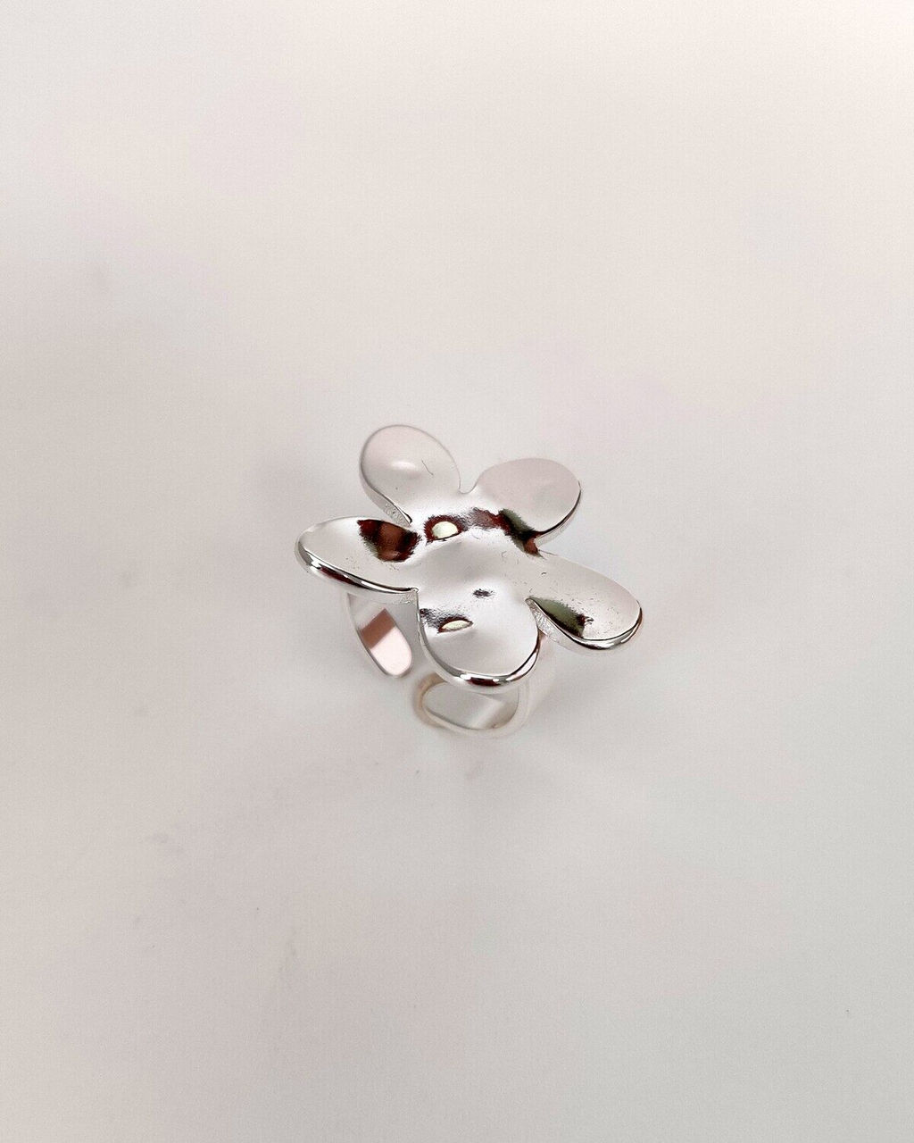 Кольцо с белым серебрением