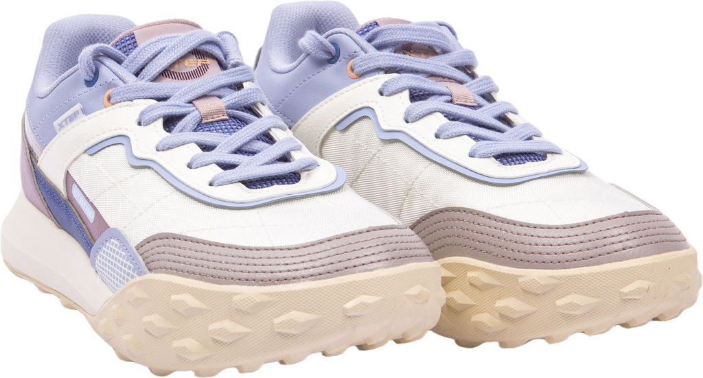 Кроссовки женские