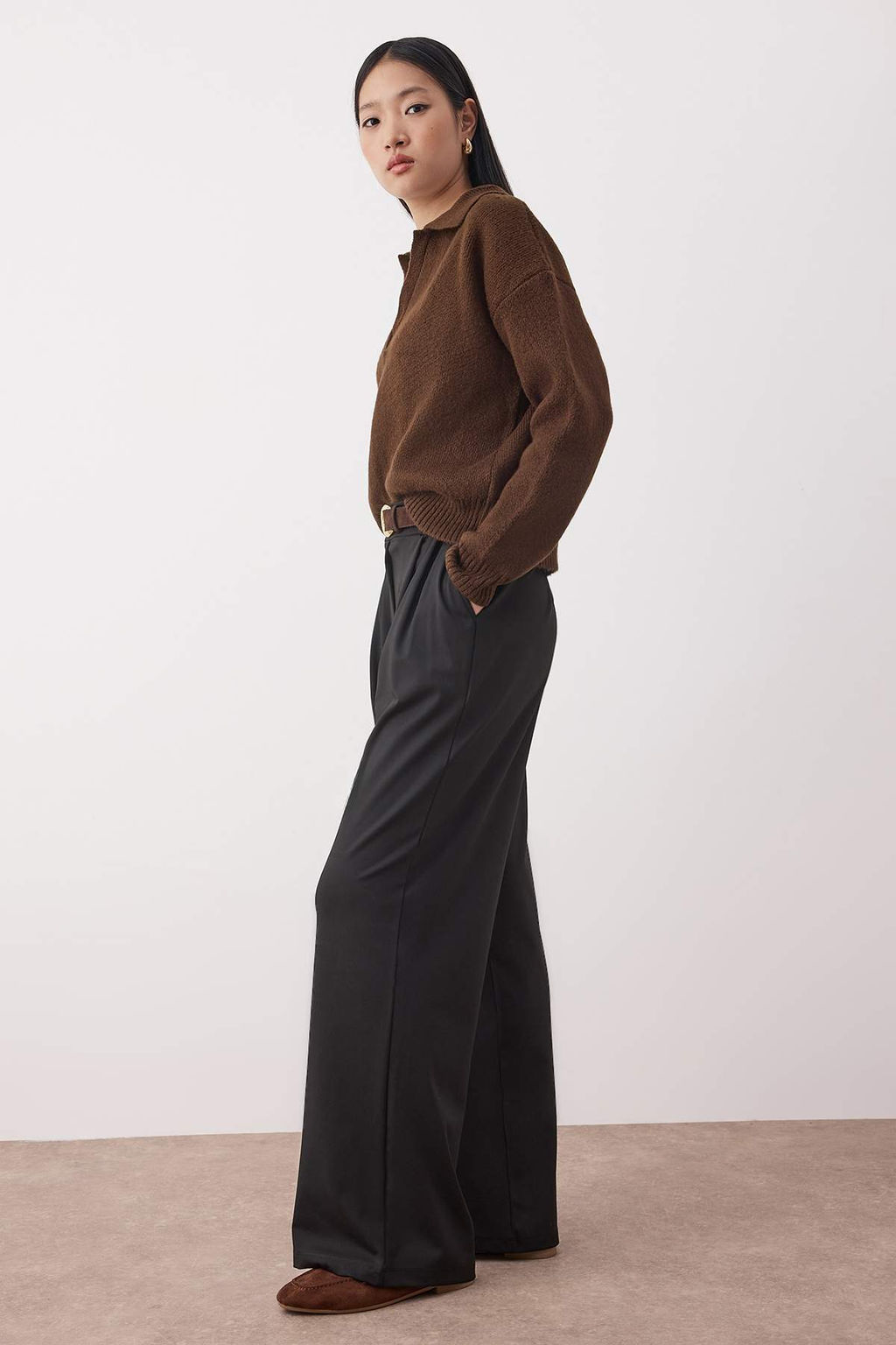 Siyah Duz Wide Leg/Genis Kesim Lastik Bel Pileli Uzun Esnek Orme Pantolon TWOAW26PL00058 - Trendyolmilla фото 2