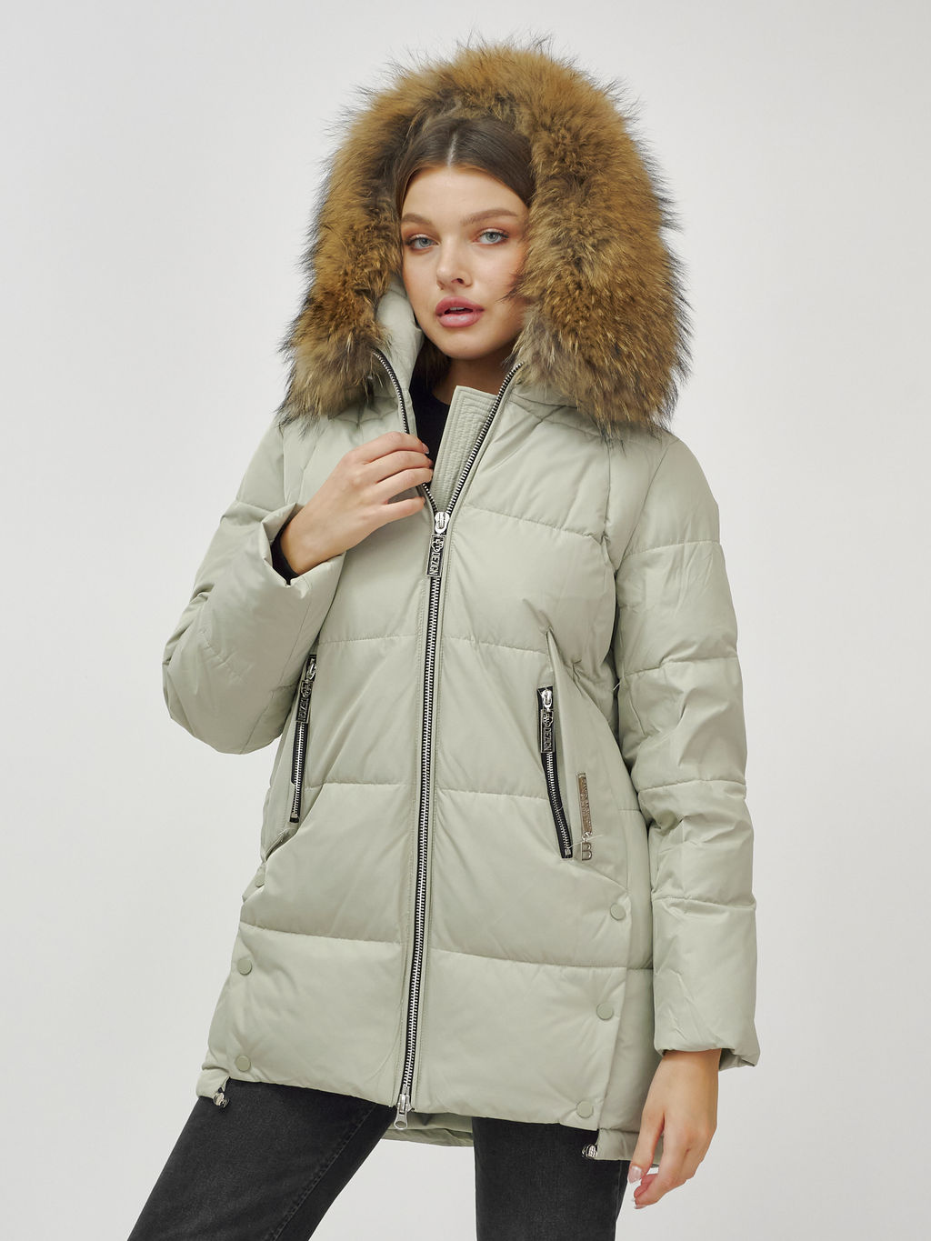 Куртка Бренд Visdeer ПРЕМИУМ КЛАССА зимняя с мехом ЕНОТА светло-зеленого цвета