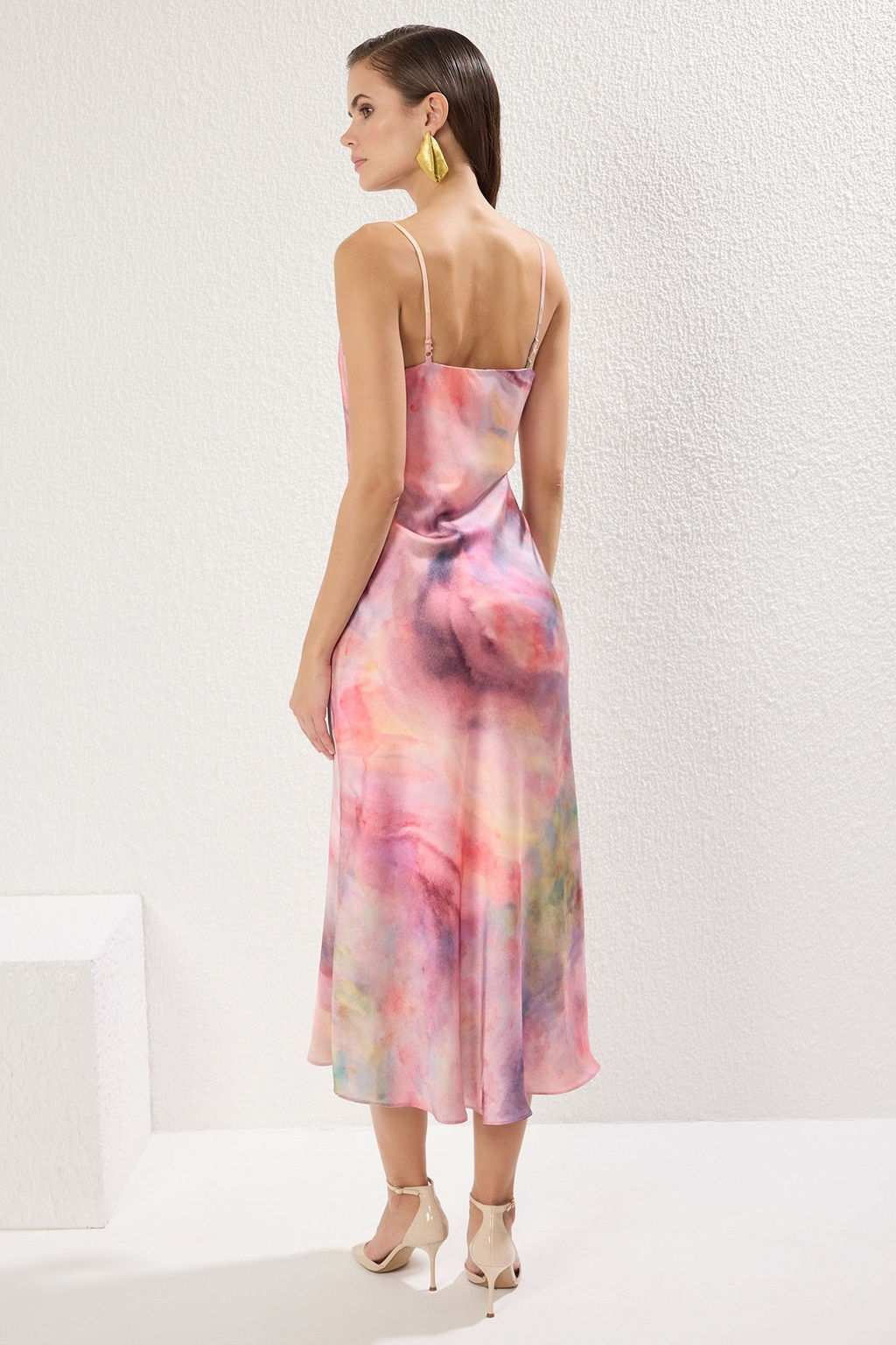 TRENDYOLMILLA Siyah Astarl? Dokuma Saten S?k Abiye Elbise TPRSS19BB0058 фото 28