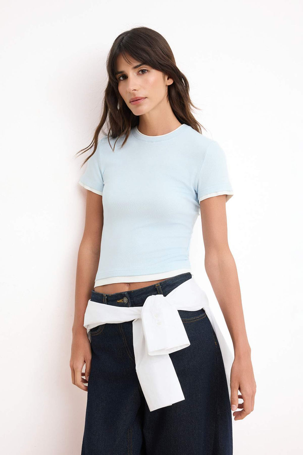 TRENDYOLMILLA Siyah Viskoz/Yumusak Kumasl? Renk Bloklu Vucuda Oturan Esnek Orme T-Shirt TWOSS24TS00063  фото 32