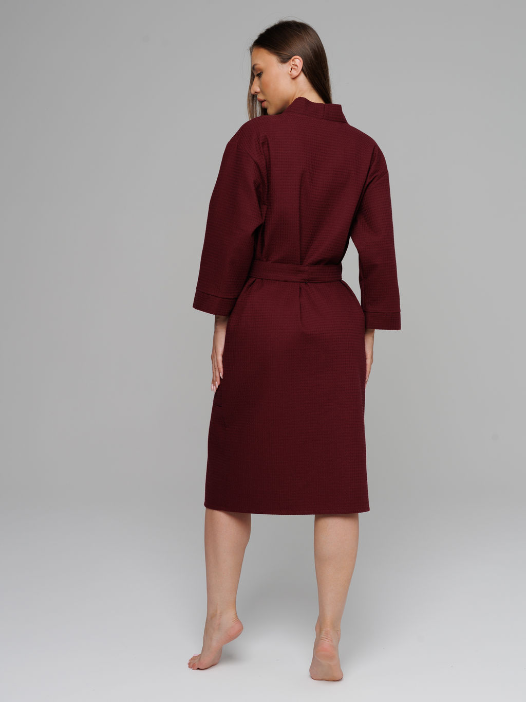 Женский укороченный вафельный халат с планкой темно-бордовый В-11 (122)