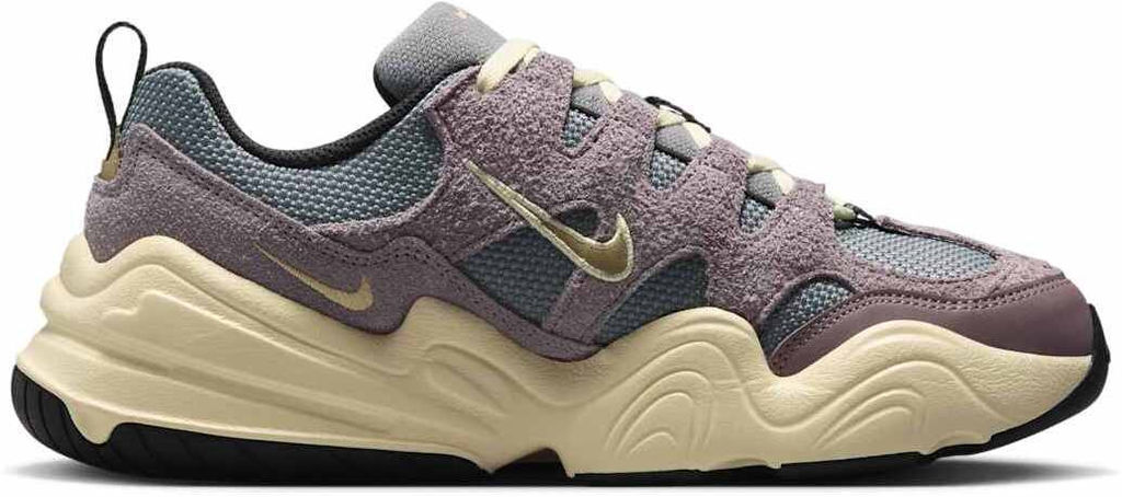 Кроссовки женские