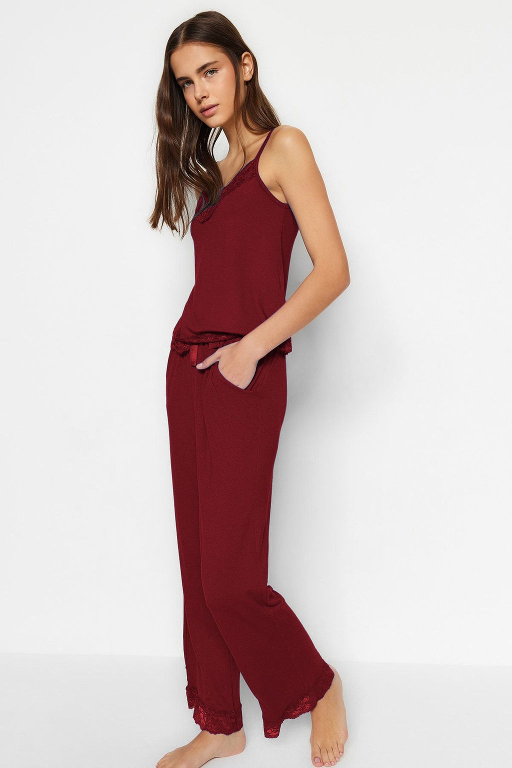 Trendyolmilla Siyah Dantelli ve Kurdele/Fiyonk Detayl? Ip Ask?l? Viskon Orme Pijama Tak?m? THMSS20PT0134  фото 16