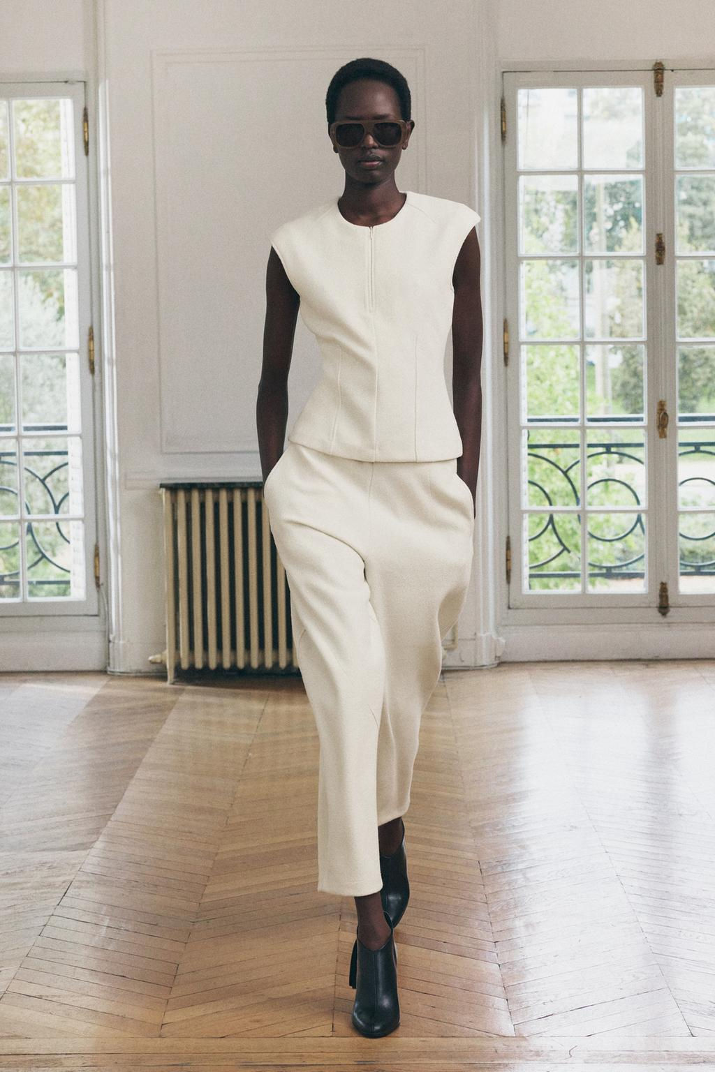 CARROT FIT TROUSERS