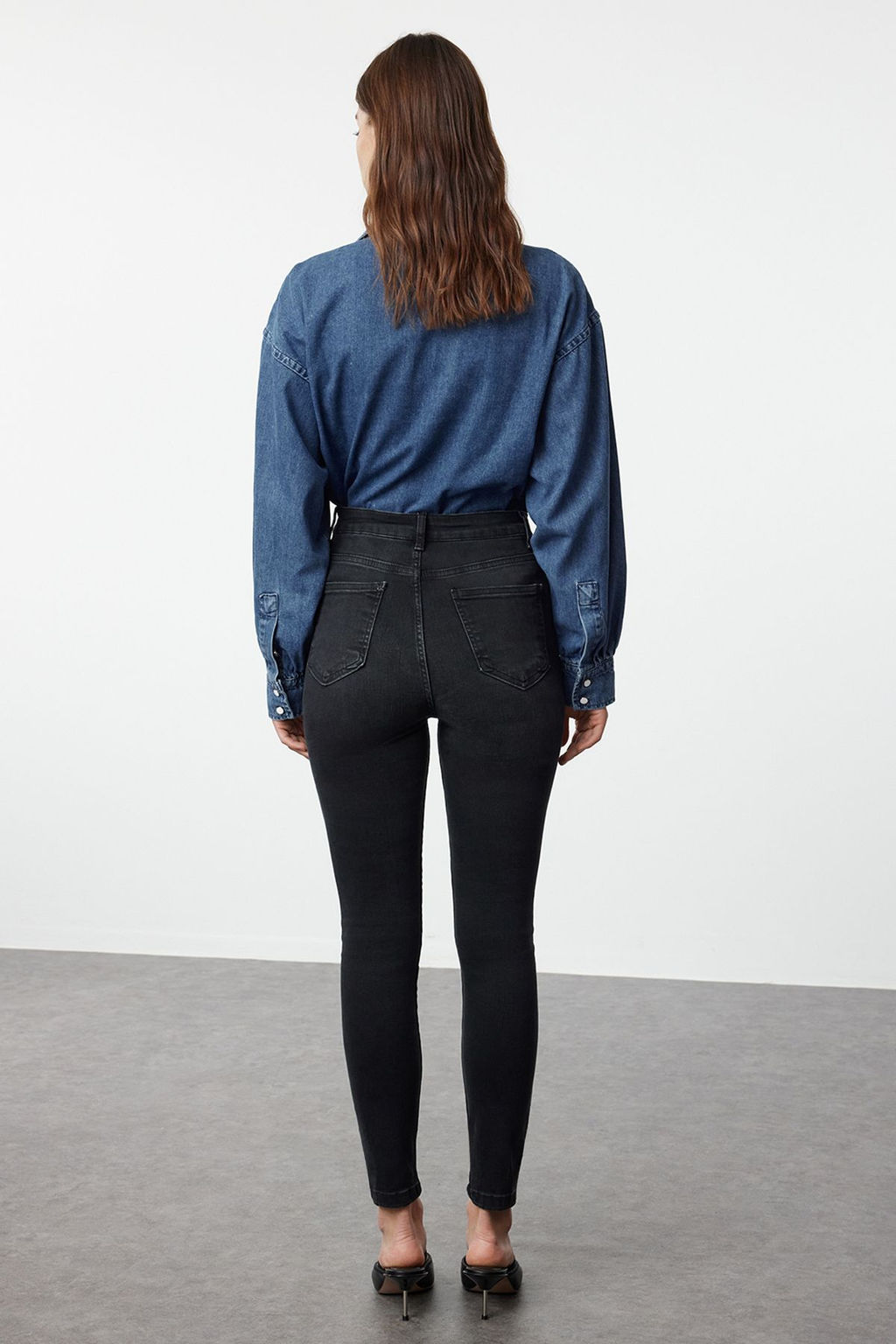 Antrasit Premium Yuksek Bel Skinny Jeans TWOAW25JE00000 - Trendyolmilla фото 5