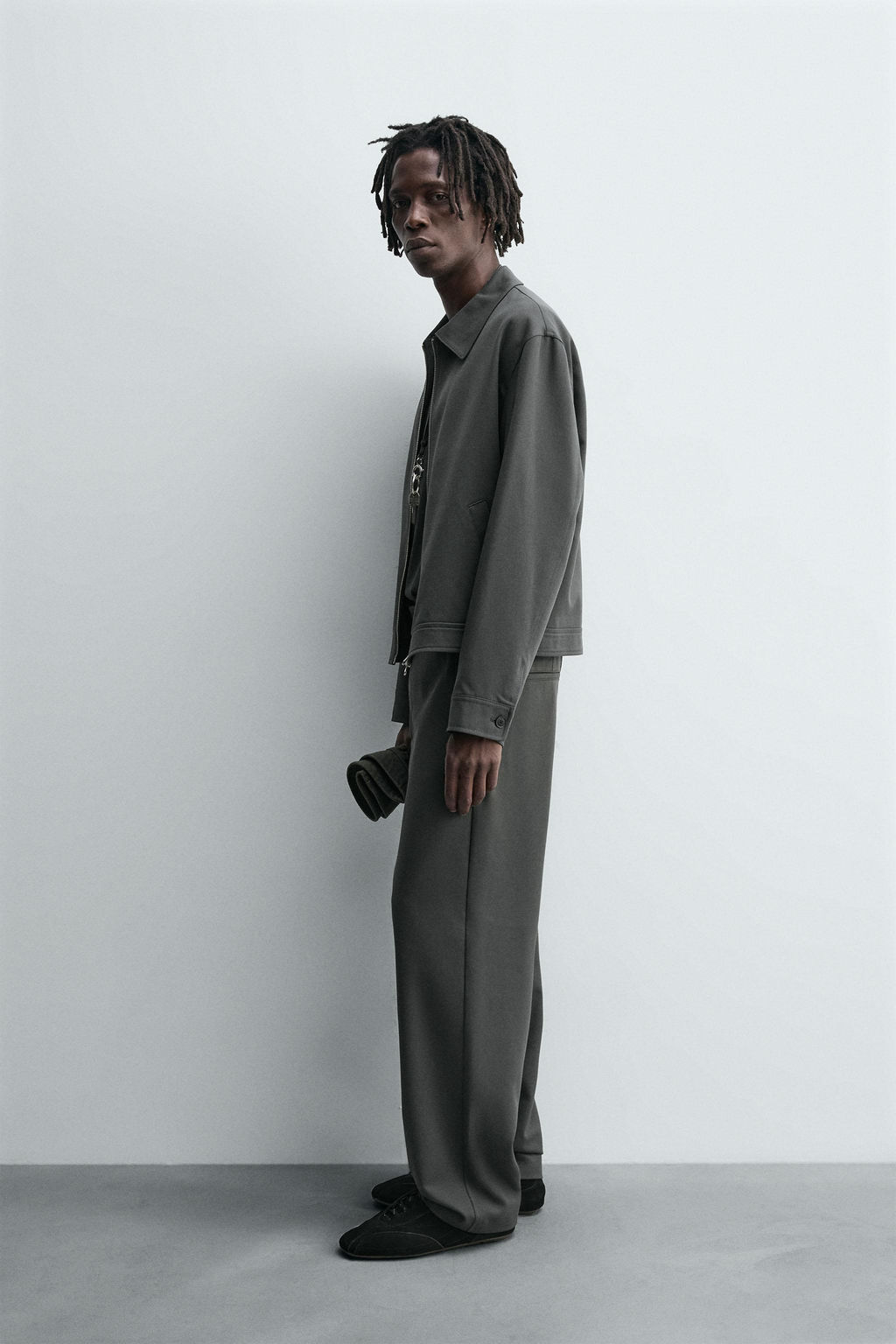 REGULAR FIT JOGGER WAIST TROUSERS
