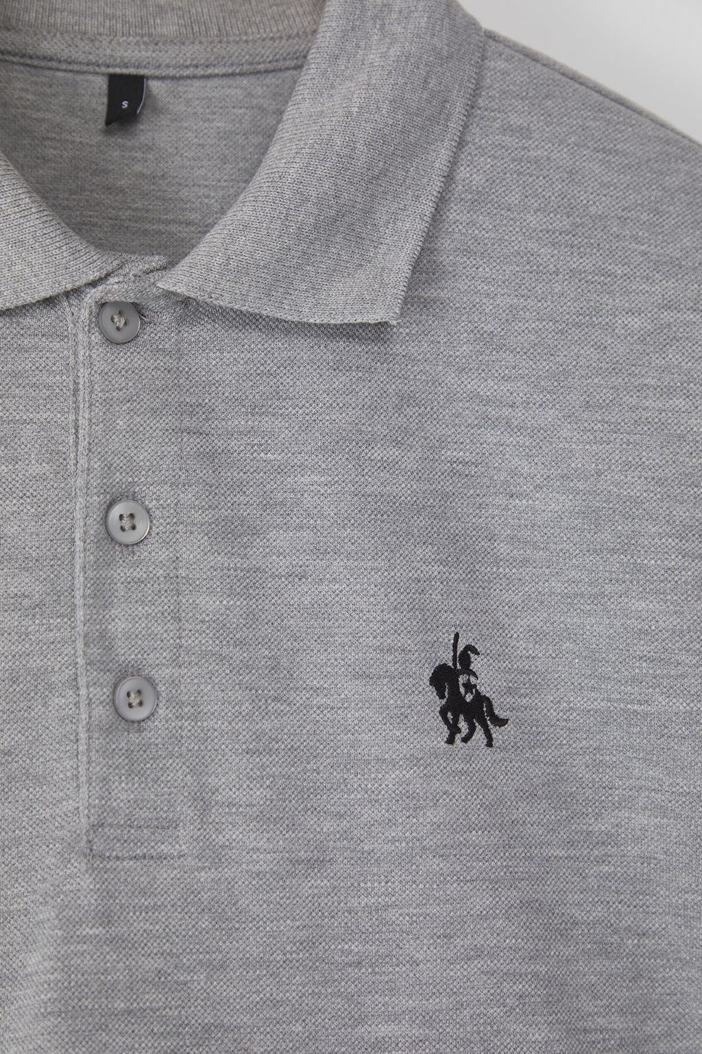 TRENDYOL MAN Gri Regular/Normal Kesim Nak?s Detayl? Polo Yaka T-shirt TMNSS25PO00017 - Trendyolmilla фото 7