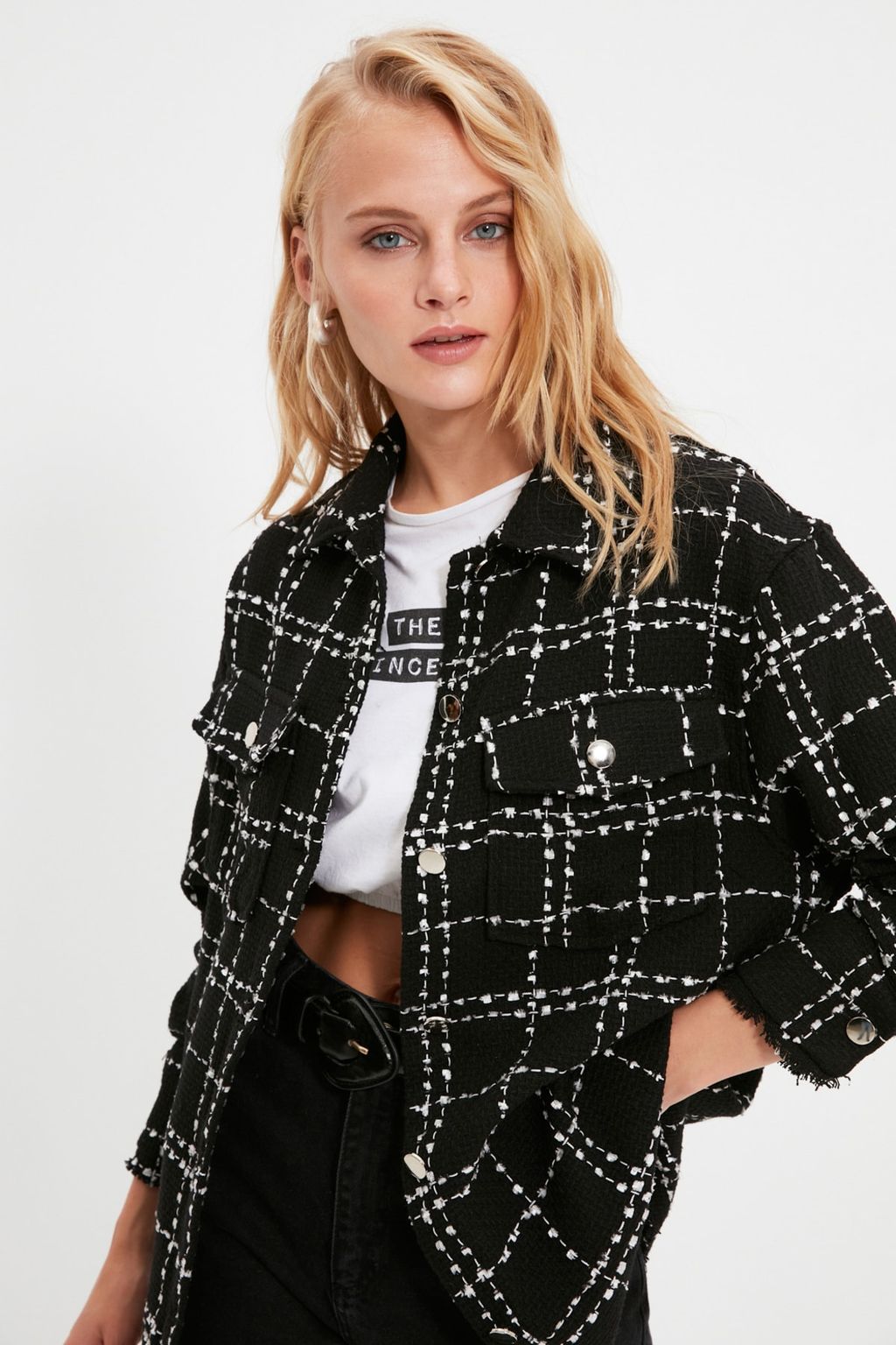 TRENDYOLMILLA Siyah Ekose Cep Detayl? Tuvit Dokuma Ceket Gomlek TWOAW21GO0087 фото 5