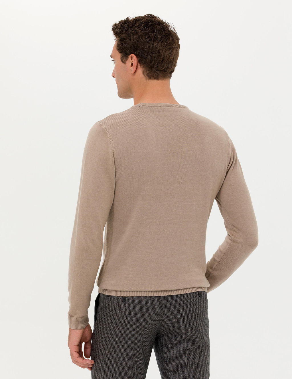 Базовый трикотажный свитер светло-коричневого цвета с круглым вырезом приталенного кроя - Cacharel фото 5