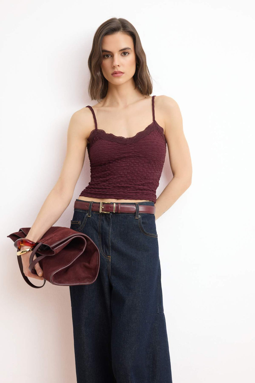 Bordo Fitted/Vucuda Oturan V Yaka Ince Ask?l? Kolsuz Dokulu Orme Bluz TWOSS26BZ00477 - Trendyolmilla фото 2