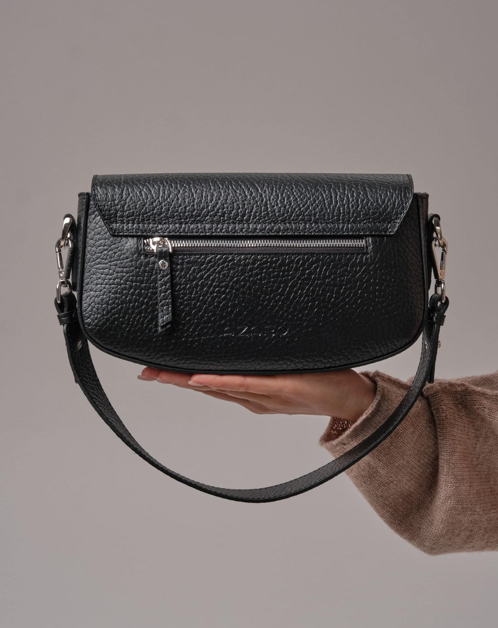 Кожаная сумка кросс-боди Azaro 31049 черный соло