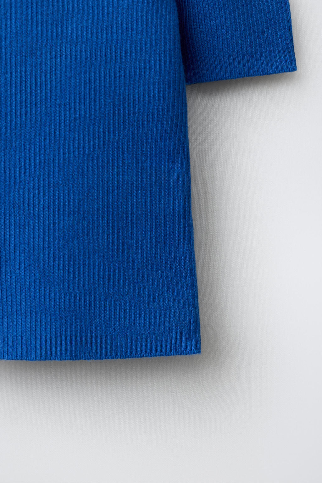 TOP RIB / Azul el?ctrico