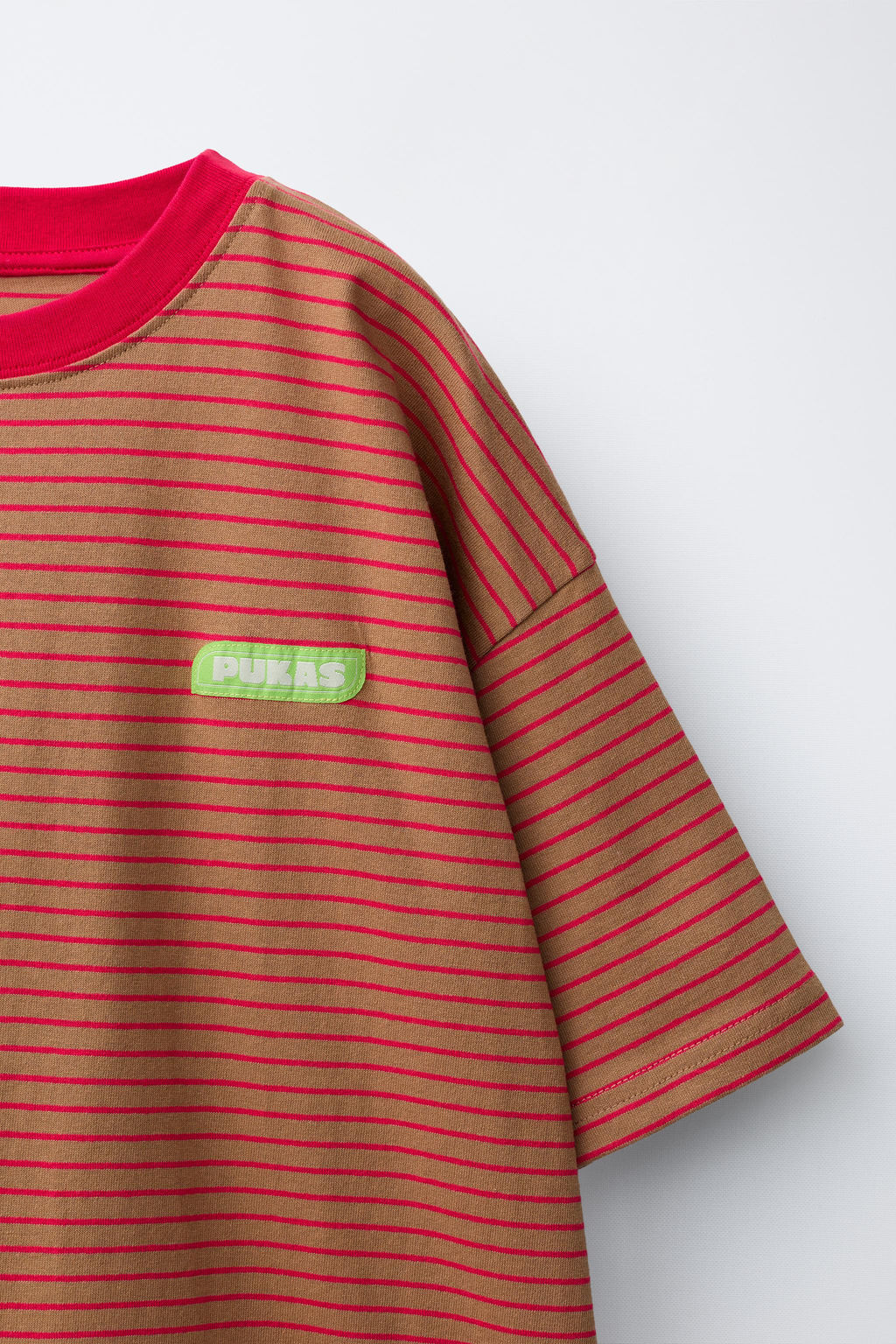 CAMISETA ESTAMPADO RAYAS PUKAS SURF / Marr?n