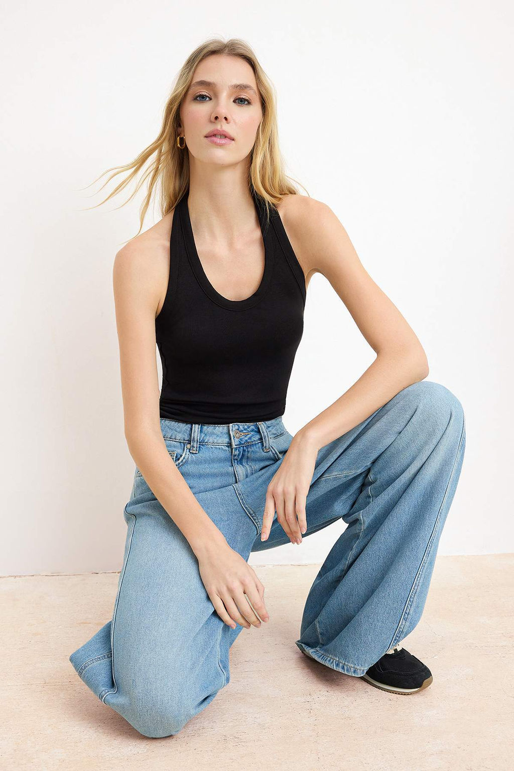 Siyah Fitted/Vucuda Oturan Boyundan Baglamal? Crop Yumusak Orme Atlet TWOSS26AL00016 - Trendyolmilla фото 2