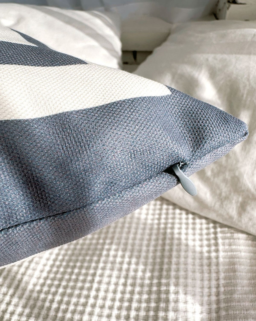 Декоративная наволочка P033