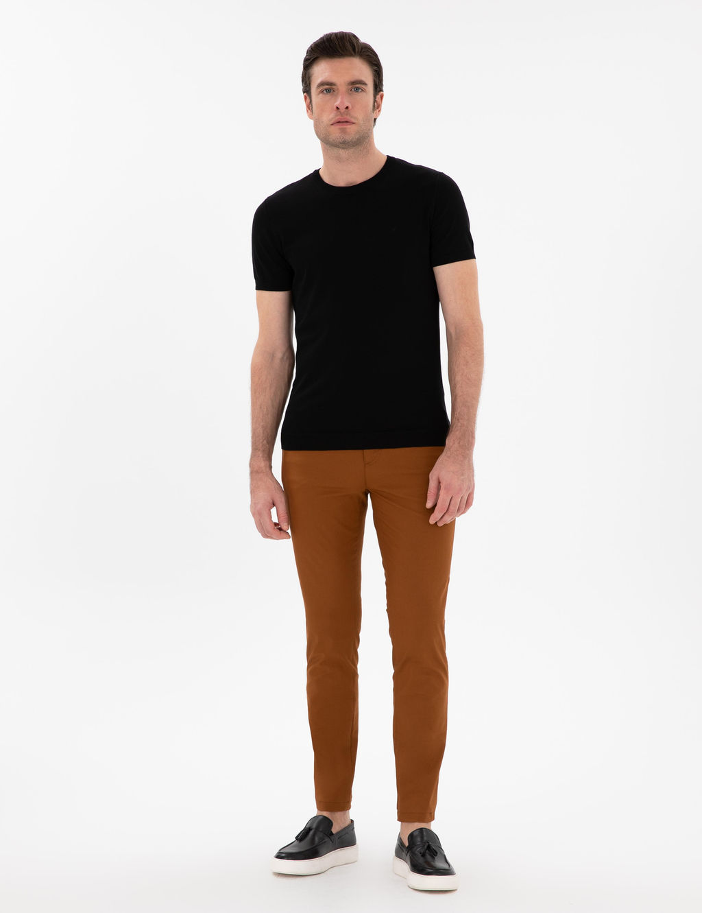 Светло -коричневые стройные брюки холста