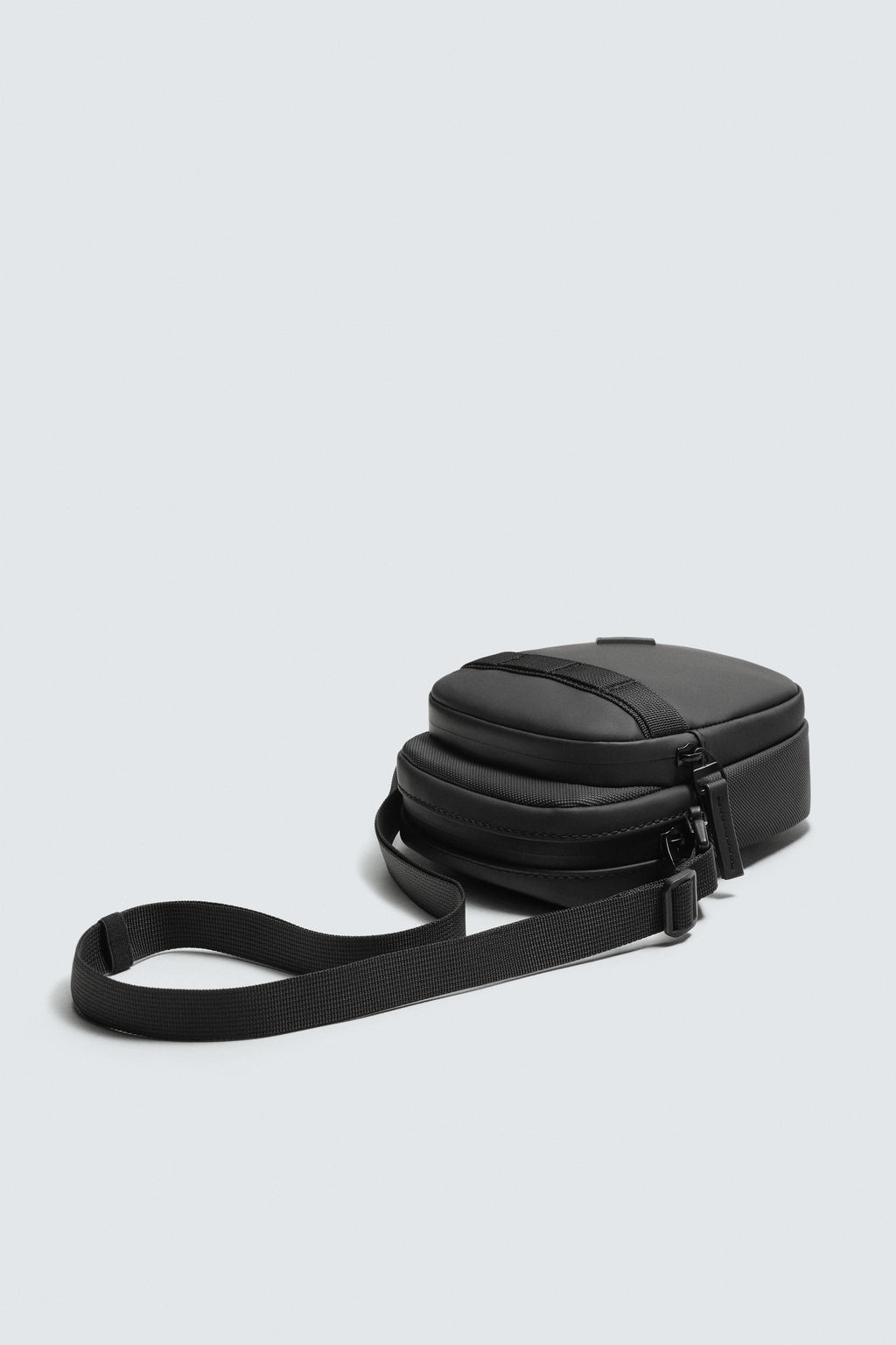 RUBBERISED CROSSBODY BAG - Zara фото 4
