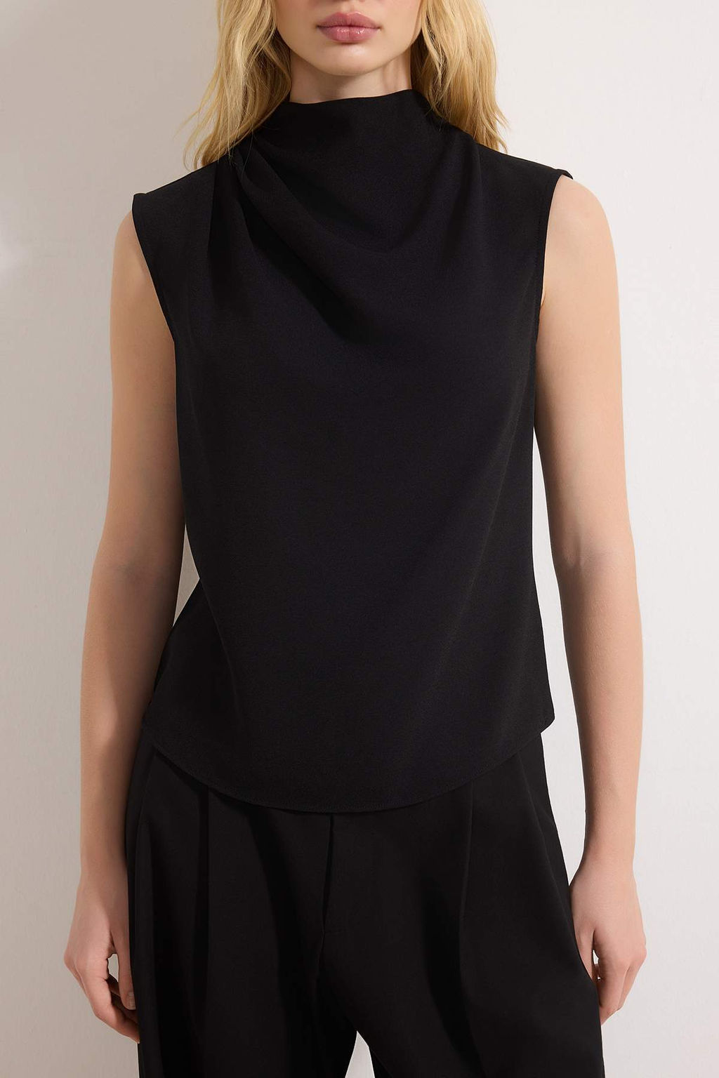 Siyah Degaje Yaka S?k Dokuma Krep Bluz TWOSS26BZ00395 - Trendyolmilla фото 3