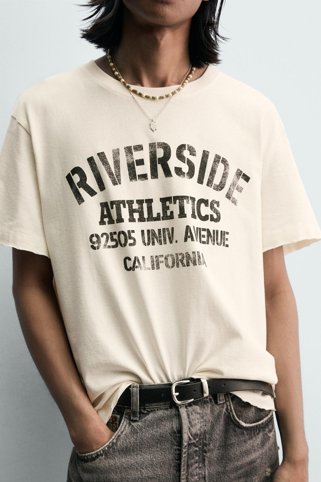 CAMISETA RELAXED FIT TEXTO LAVADO / Blanco roto