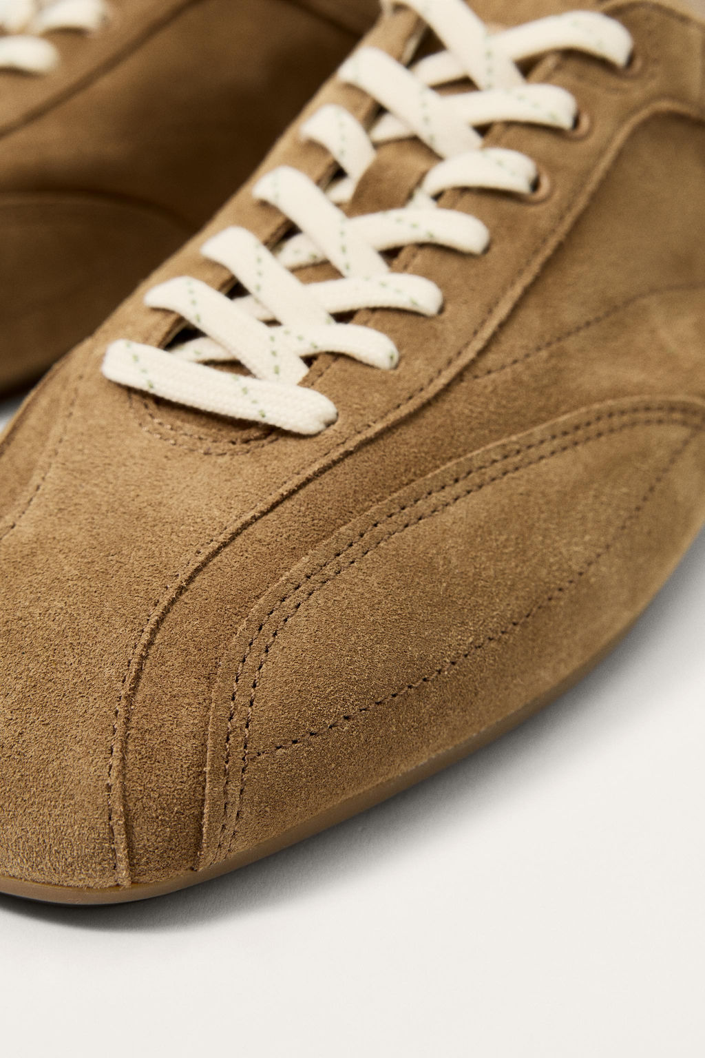 LEATHER TRAINERS LIMITED EDITION