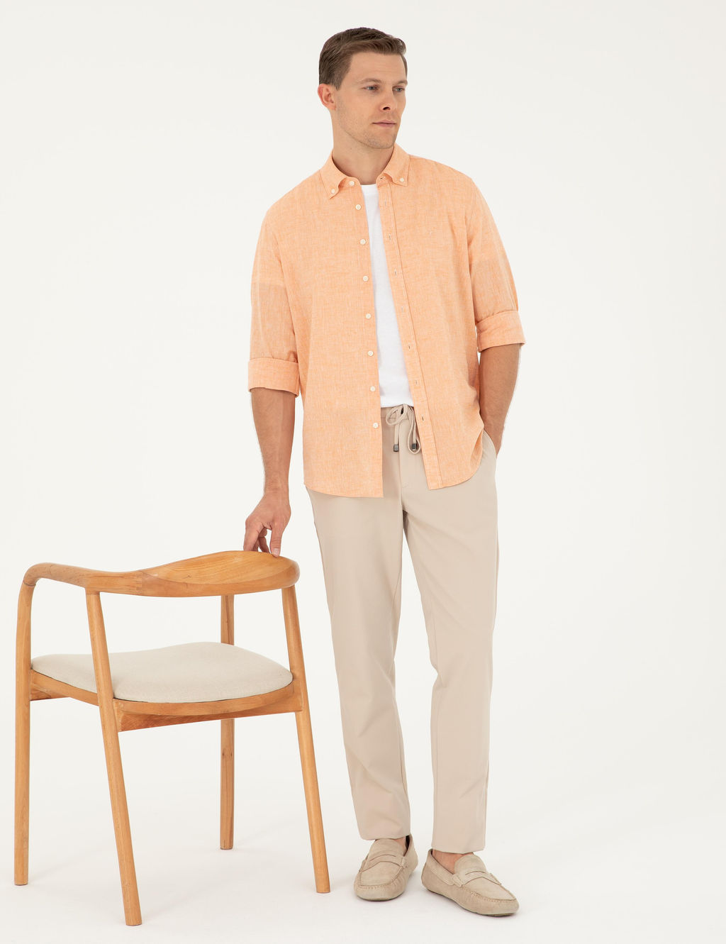 Оранжевая рубашка узкого кроя из смесового льна