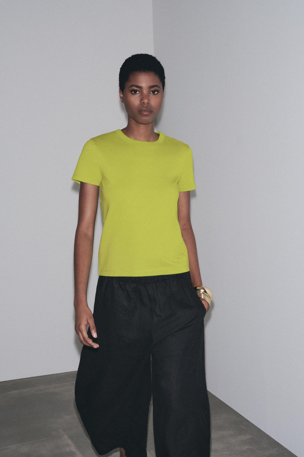 SHORT SLEEVE INTERLOCK T-SHIRT