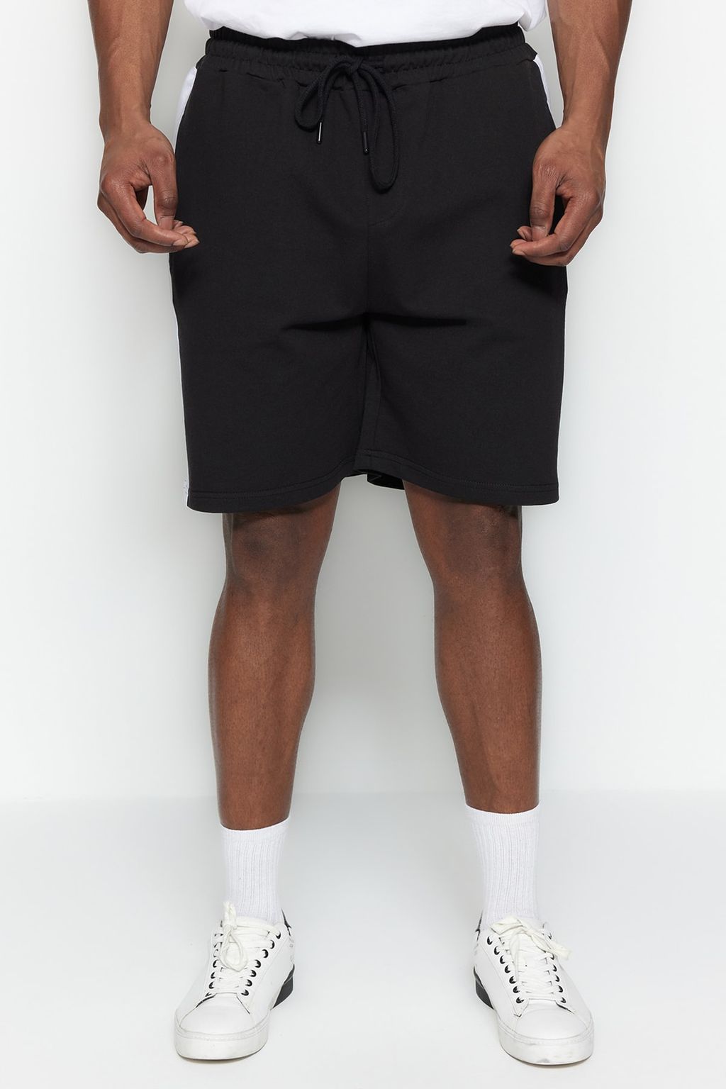 TRENDYOL MAN Buyuk Beden Siyah Regular/Normal Kesim Orta Boy Lastik Belli Renk Panelli Sort TMNSS23SR00046 - Trendyolmilla фото 13