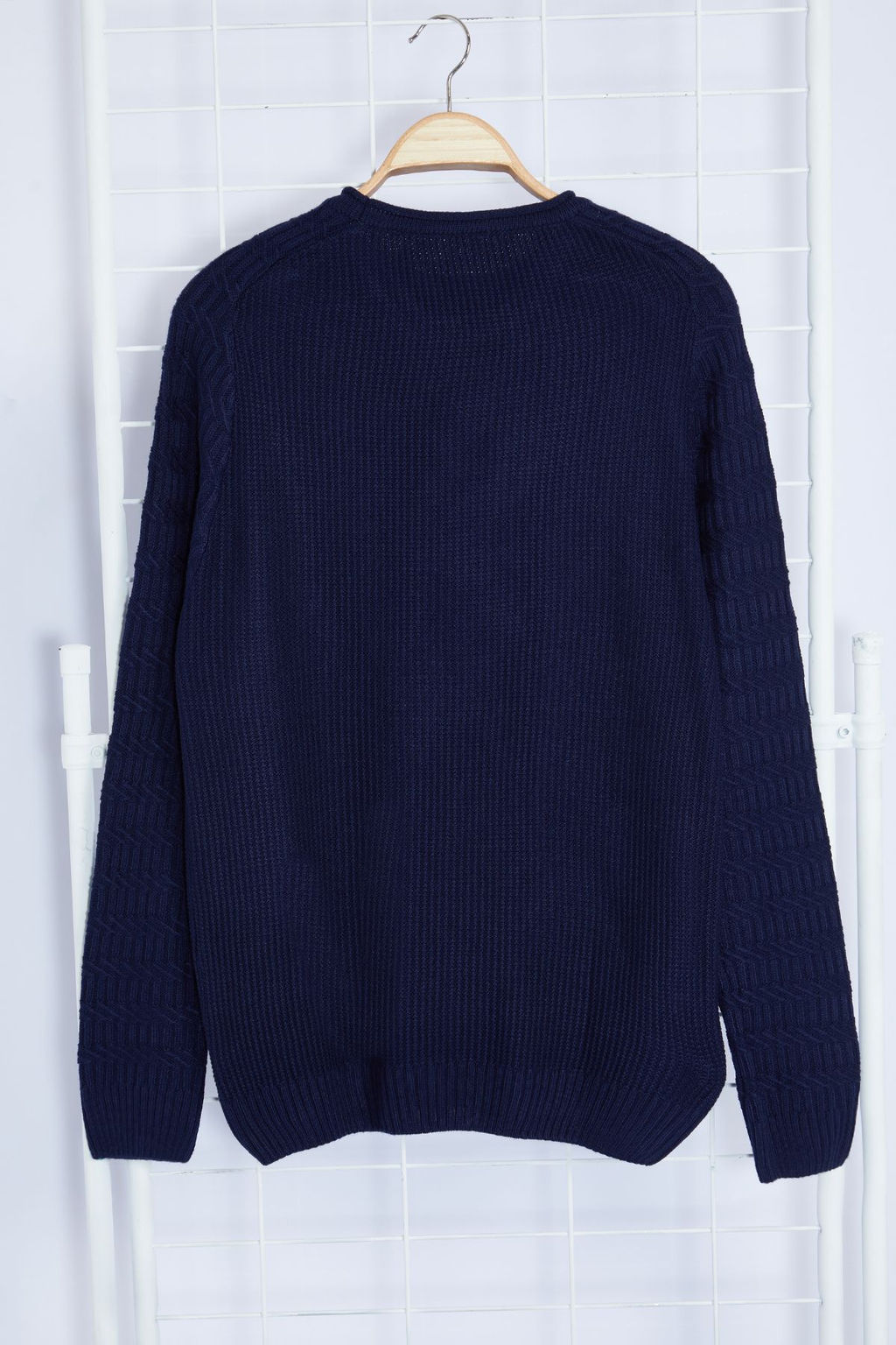 TRENDYOL MAN Gri Slim Fit Dar Kesim Bisiklet Yaka Kol Dokulu Desenli Reglan Kol Triko Kazak TMNAW22KZ0380 - Trendyolmilla фото 22